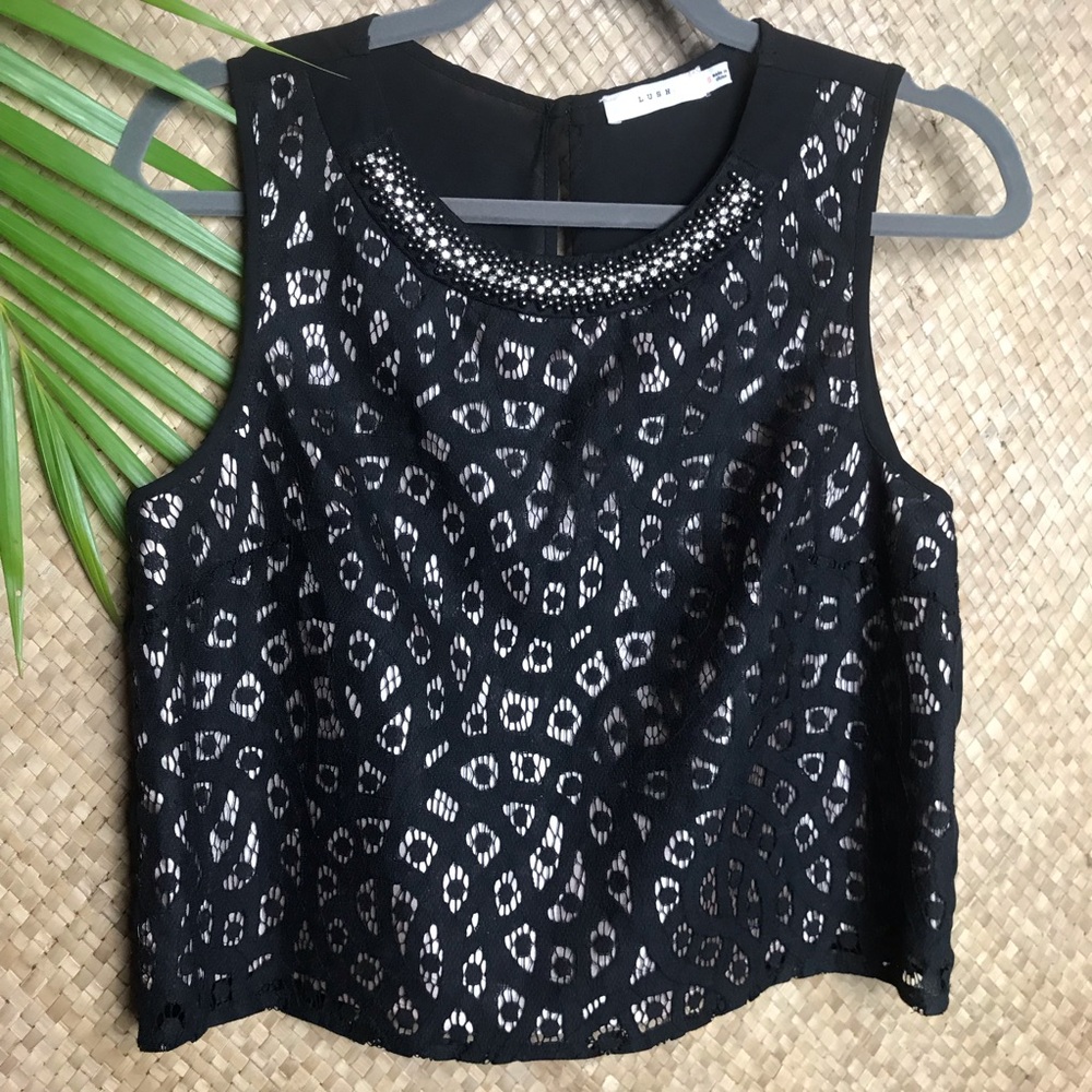 Black lace nude lining rhinestone collar